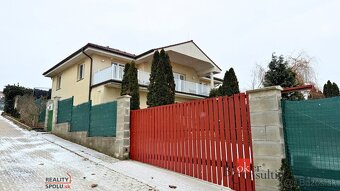 Ponúkame na prenájom priestrannú bytovú jednotku na prízemí 