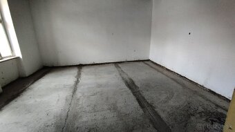 Ponuka - predaj rodinný dom s pekným slnečným rovinatým 10 á