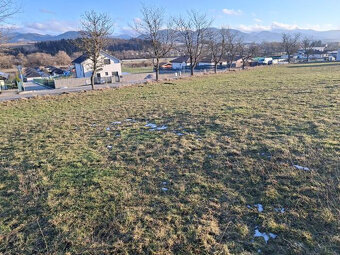 Ponúkame na predaj stavebný pozemok s výmerou 793 m² v obci 