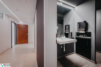 Ponúkame Vám moderné reprezentatívne priestory blízko autobu