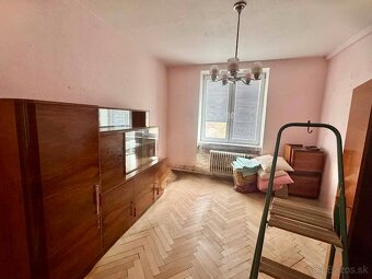 Ponúkame na predaj slnečný 2-izbový byt nachádzajúci sa v ab