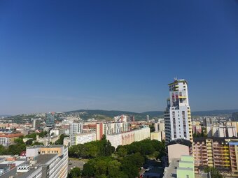Z poverenia vlastníka ponúkame na prenájom: luxusný 2 izb. b