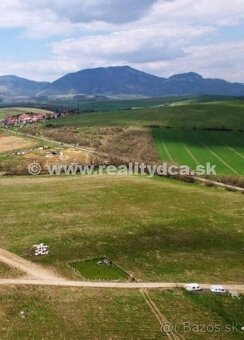 Predám stavebný pozemok pri Liptovskej Mare ( cca 200 m od v