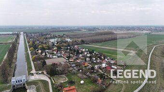 *** KRÁSNE PROSTREDIE, OVOCNÉ STROMY, NEĎALEKO VÁH, RYBNÍK, 