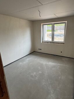 NOVOSTAVBA 4-IZBOVÝ DOM – VINNÉ – PRI JAZERE – 800 m² – NOVÝ