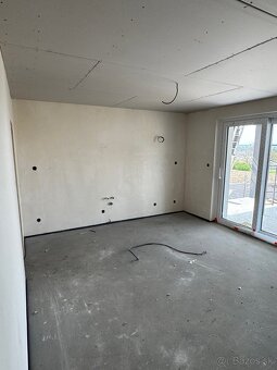 NOVOSTAVBA 4-IZBOVÝ DOM – VINNÉ – PRI JAZERE – 800 m² – NOVÝ