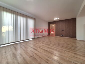 Predáme moderný rodinný 5-izbový slnečný dom s rovnou strech