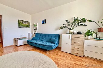 Ponúkam na predaj 2-izbový byt, ktorý sa nachádza v mestskej