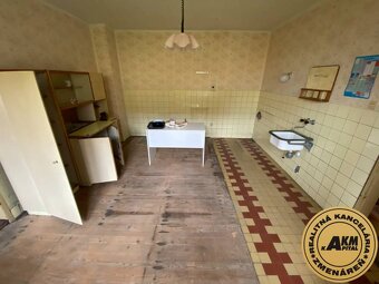 Veľký a pekný novo-zrekonštruovaný rodinný dom v obci Dobrá 