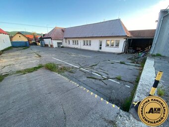 Exkluzívne ponúkame na predaj oplotený objekt, ktorý predsta