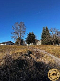 Na predaj rekreačný pozemok s výmerou 7 900 m²
Na predaj roz