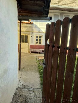 Ponúkame na predaj vo výhradnom zastúpení chalúpku v malebne