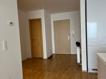 na predaj luxusný, veľký 2 izbový, krásne presvetlený byt s 