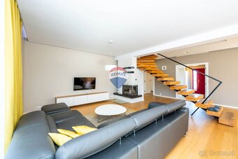 LUXUSNÁ NOVOSTAVBA, štýlovo zariadená, HRAŠOVIK len 10 min o