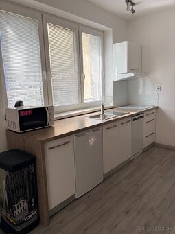 Ponúkam na prenájom zariadený 1,5-izbový byt s výmerou 40 m²