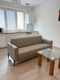 Ponúkam na prenájom zariadený 1,5-izbový byt s výmerou 40 m²