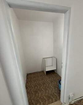 Ponúkam na predaj priestranný a slnečný 3-izbový byt s výmer