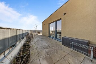 V zastúpení majiteľa vám ponúkame na predaj výnimočný 4-izbo