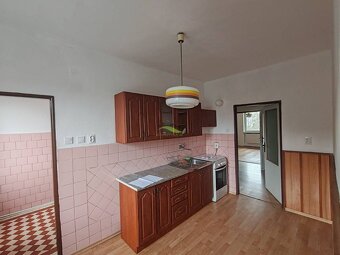 EXKLUZÍVNY 4-IZBOVÝ SEN S GARÁŽOU A ZÁHRADKOU – CENTRUM LEN 
