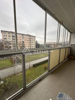 Voľný od 1. mája 2026
Ponúkame na prenájom 2-izbový byt (1 s