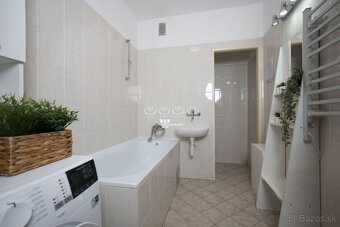 Ponúkame na predaj svetlý 2-izbový byt o výmere 55 m², situo