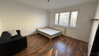 Na predaj: 1-izbový byt s balkónom, 38 m². Bratislava IV - K