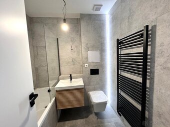 Predaj 2 izbového apartmánu, ktorý je situovaný priamo v cen