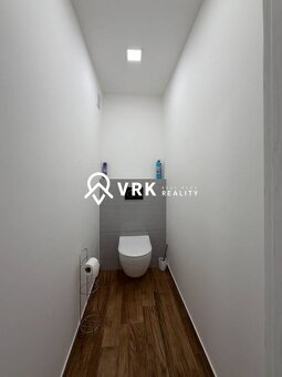 Ponúkame na predaj priestranný a moderne zrekonštruovaný byt