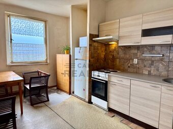 Na predaj 2 izbový byt, 51 m2, po čiastočnej rekonštrukcii, 