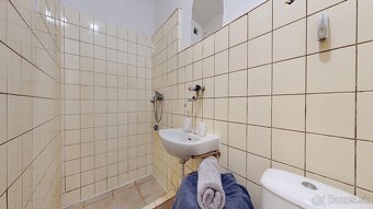 Trojizbový rodinný dom s veľkým pozemkom v Sľažanoch, okres 