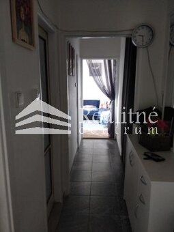 Predáme 2 izb. byt v Nových Zámkoch na Léckej ul.. Byt má dv