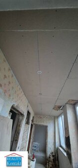 Ponúkame na predaj starší rodinný dom 3+1 s potenciálom v CE