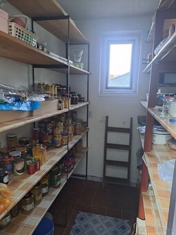 Ponúkame na predaj rodinný dom v obci Radoľa. Dom sa nachádz