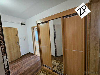 Na prenájom ponúkam pekný 2,5 izbový byt v Komárne na ul. Sv