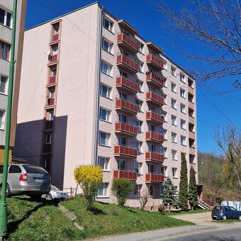 Predám veľký kompletne zrekonštruovaný 1 izbový byt s balkón
