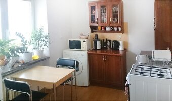 So súhlasom majiteľa ponúkame na prenájom 1-izbový byt v teh