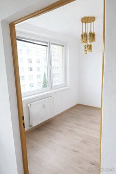 Cena: 790 € / mesiac vrátane energií, optického internetu a 