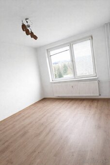Cena: 790 € / mesiac vrátane energií, optického internetu a 