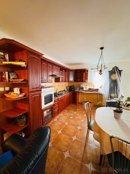 EXKLUZÍVNY 7-IZBOVÝ RODINNÝ DOM S PANORAMATICKÝM VÝHĽADOM Vr