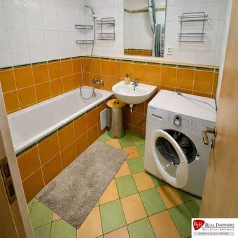 OSTREDKY | Ružinov | 2-izbový byt 60 m² | loggia | parkovani