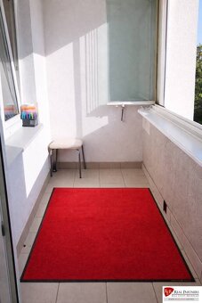 OSTREDKY | Ružinov | 2-izbový byt 60 m² | loggia | parkovani