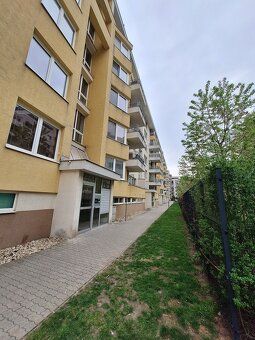 Ponúkame do prenájmu slnečný 2-izbový kompletne zariadený by