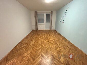 Ponúkame Vám na prenájom veľký 3-izbový nezariadený byt s ba