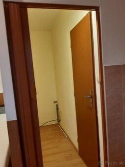 Prenájom zariadenej garsonkyv Piešťanoch, blízko Tesca. Rozl