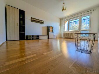Ponúkam na prenájom 2 izbový byt, 65m2, po kompletnej rekonš