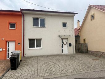 Na predaj kompletne zariadený a podpivničený rodinný dom – k