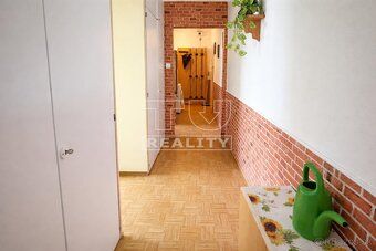 TUreality ponúka na predaj 2,5-izbový byt v Nových Zámkoch n