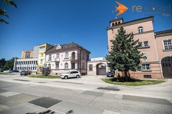 Ponúkame Vám na prenájom výnimočný podkrovný byt s rozlohou 