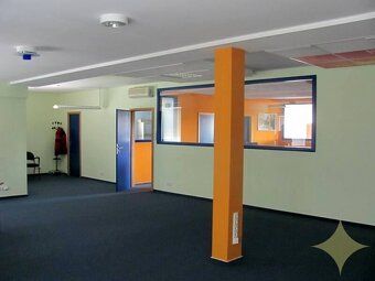 Ponúkame na prenájom kancelárske priestory s parkovaním na d