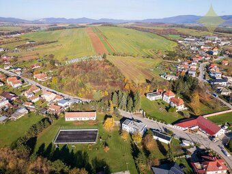 Ponúkame na predaj samostatnú hospodársku budovu nachádzajúc